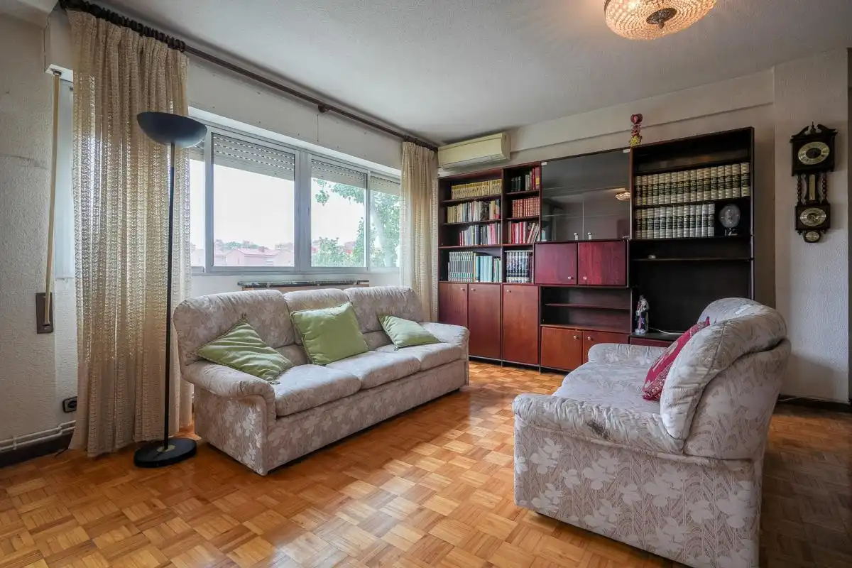 Living room of Flat for sale in Madrid  with Heating and Storage room
