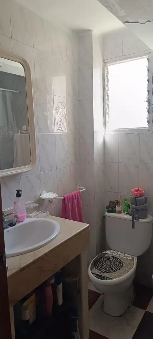 Bathroom of Flat for sale in Sevilla  with Air Conditioner, Terrace and Furnished