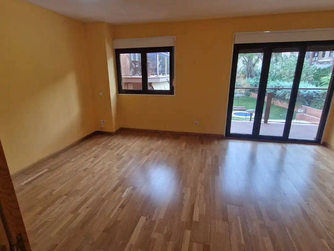 Wohnzimmer von Wohnung zum Verkauf in Las Rozas de Madrid mit Klimaanlage, Terrasse und Schwimmbad