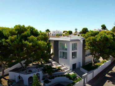 Detached house with pool for sale in Orihuela Costa