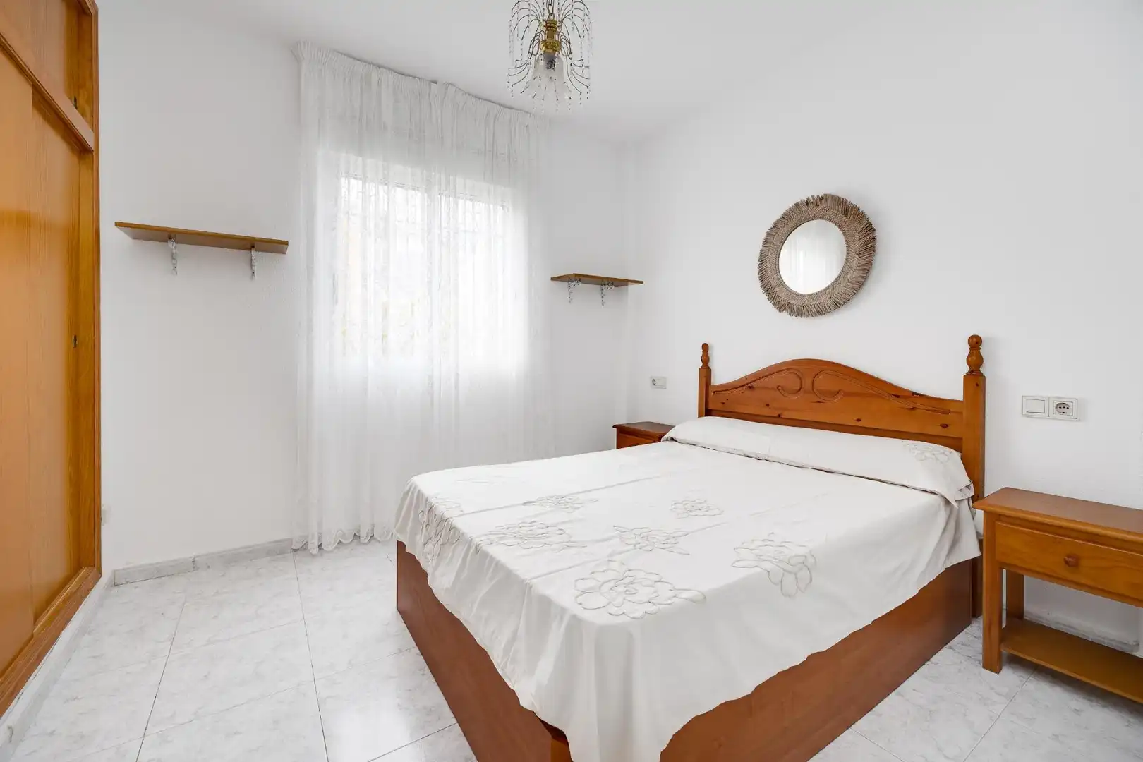 Dormitori de Apartament en venda en Torrevieja amb Aire condicionat, Jardí privat i Terrassa