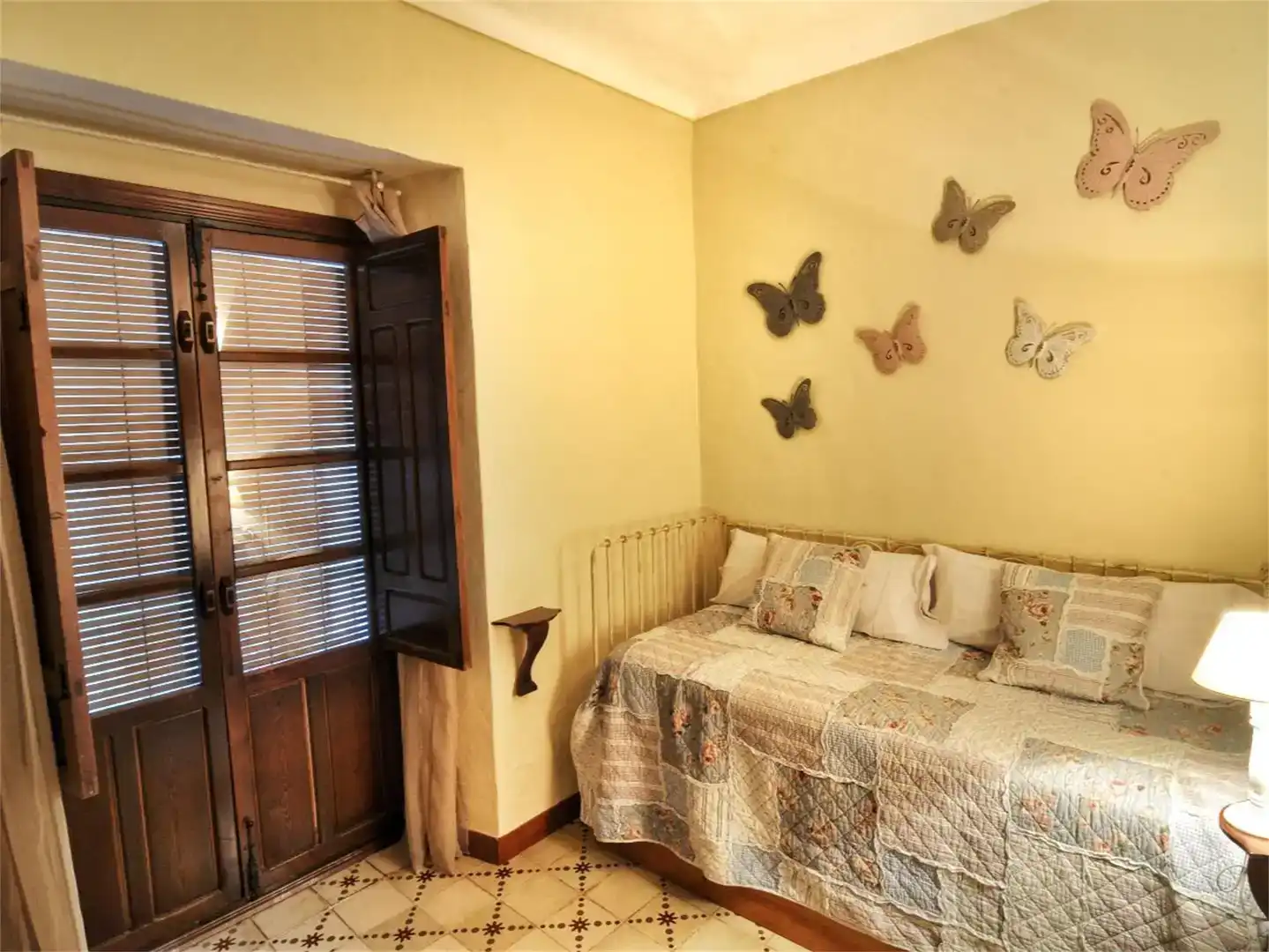 Dormitori de Casa adosada de lloguer en Luque amb Aire condicionat, Jardí privat i Traster