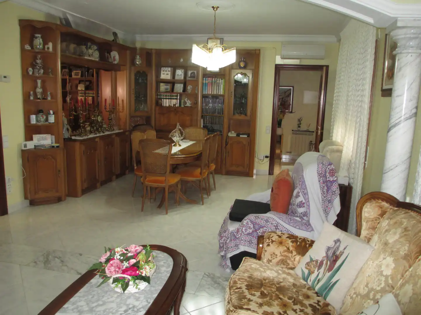 Detached house with garden for sale in Breda