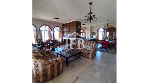 Foto 2 de Casa adosada en venta en Carretera de Sevilla - Los Montitos, Badajoz Capital