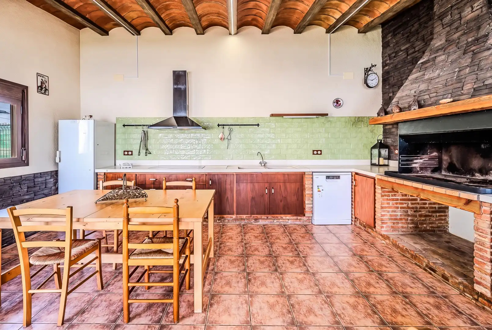 Cuina de Casa o xalet en venda en Deltebre amb Aire condicionat, Calefacció i Jardí privat