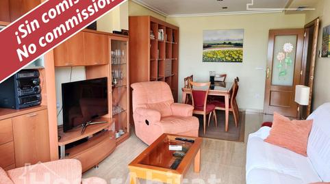 Foto 2 de Pis en venda a Paseo Atzavaras, El Travaló - Martínez Valero, Alicante