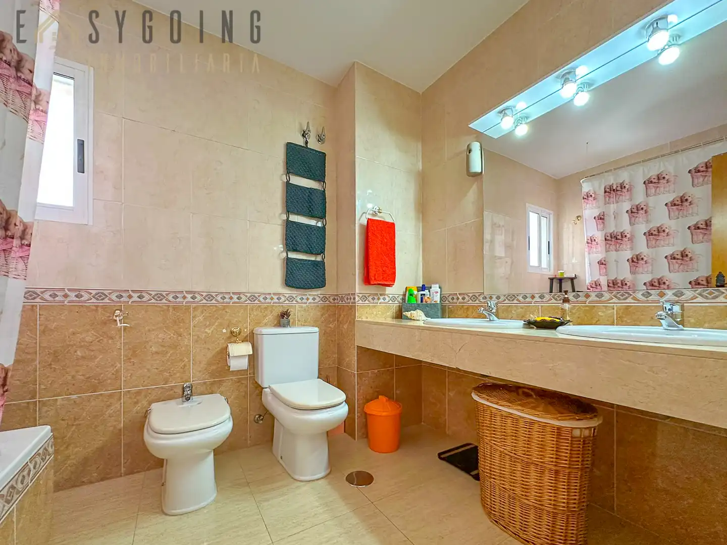 Badezimmer von Einfamilien-Reihenhaus zum Verkauf in Santa Pola mit Klimaanlage, Terrasse und Gemeinschaftspool