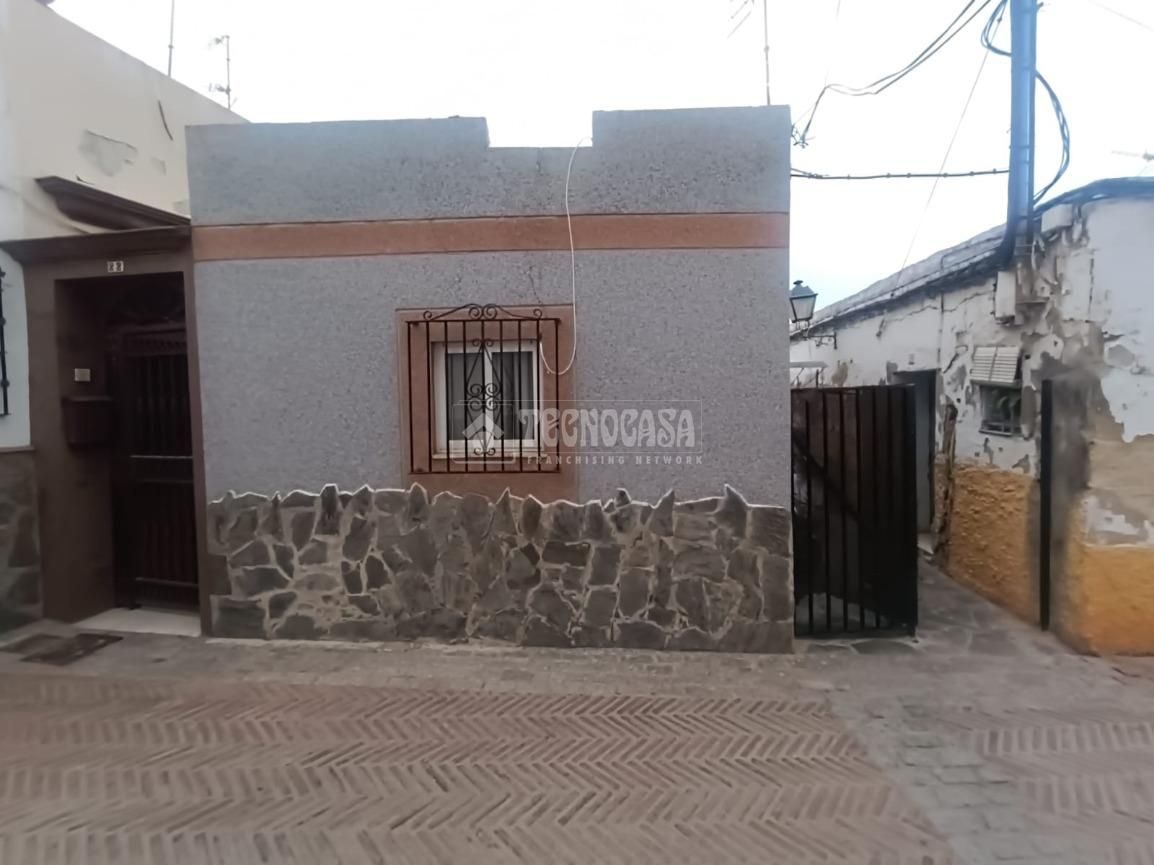 Casa adosada en venda a Núcleo urbano