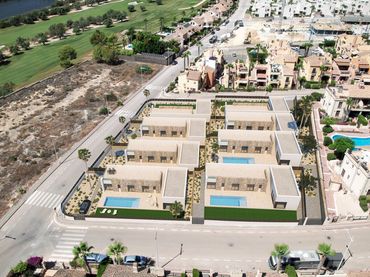 Casa amb balcó en venda a Algorfa