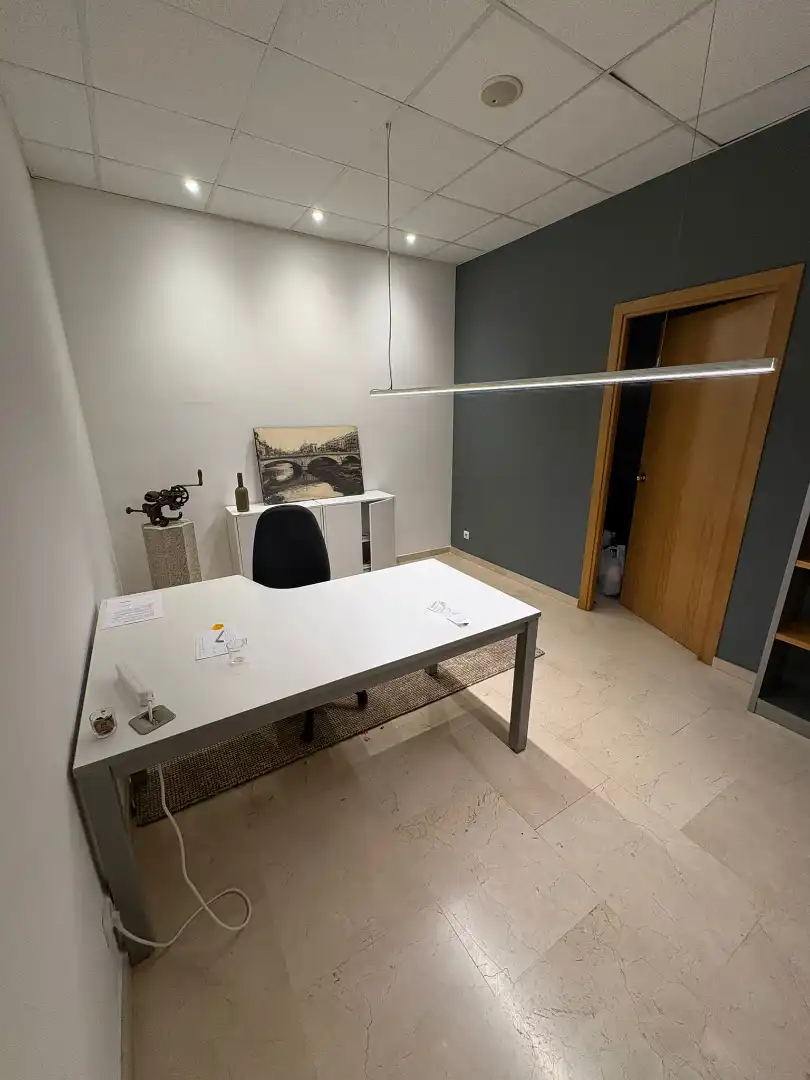 Oficina de alquiler en Avinguda de Sant Francesc, 4, Centre - Barri Vell