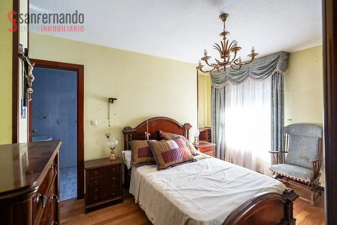Schlafzimmer von Wohnung zum Verkauf in Cartes mit Heizung