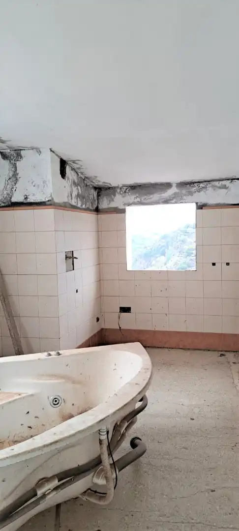 Bany de Casa adosada en venda en Benaoján