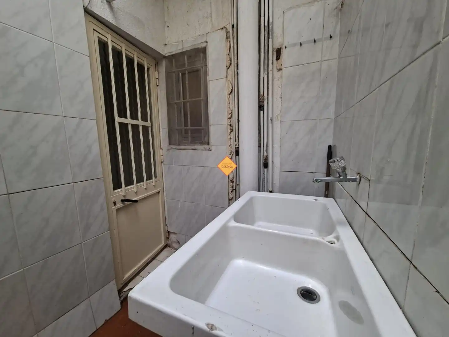 Baño de Piso en venta en Burjassot con Terraza