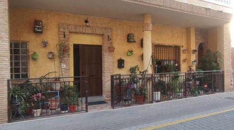 SE VENDE casa adosada OKUPA en C Tirso De Molina 5 de Santom