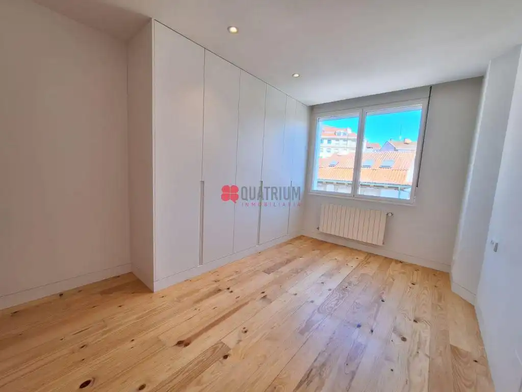Habitación de Piso de alquiler en Santiago de Compostela  con Calefacción