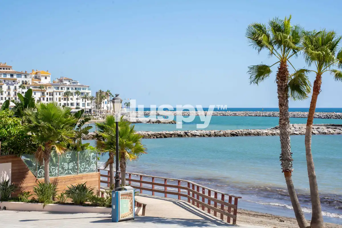Außenansicht von Wohnung zur Miete in Nueva Andalucía