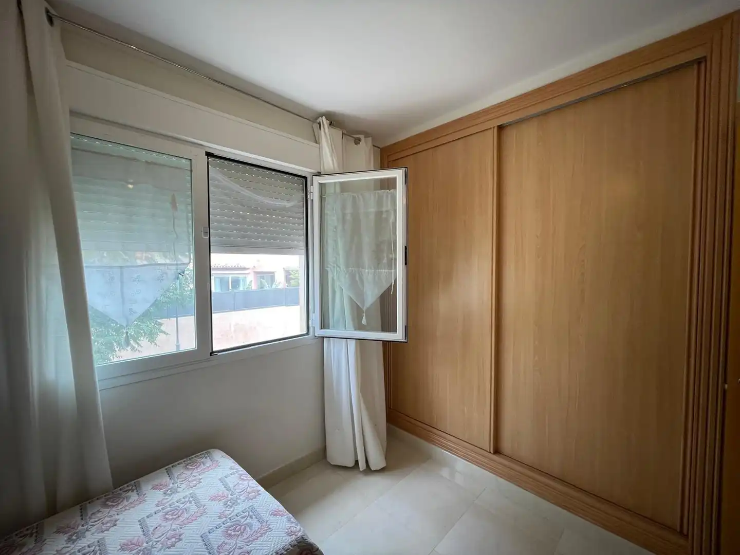 Dormitori de Casa adosada en venda en Vélez-Málaga amb Aire condicionat