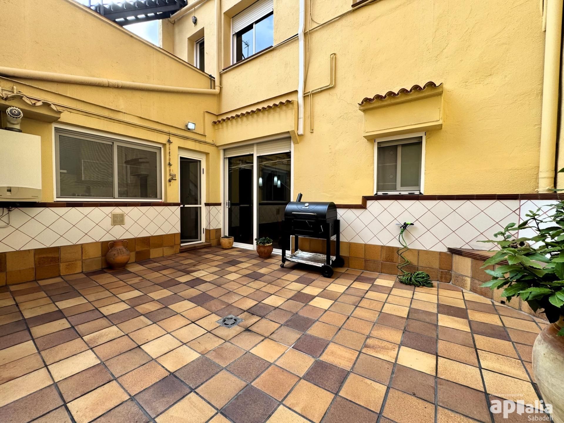 Terrassa de Casa o xalet en venda en Sabadell amb Aire condicionat, Calefacció i Parquet