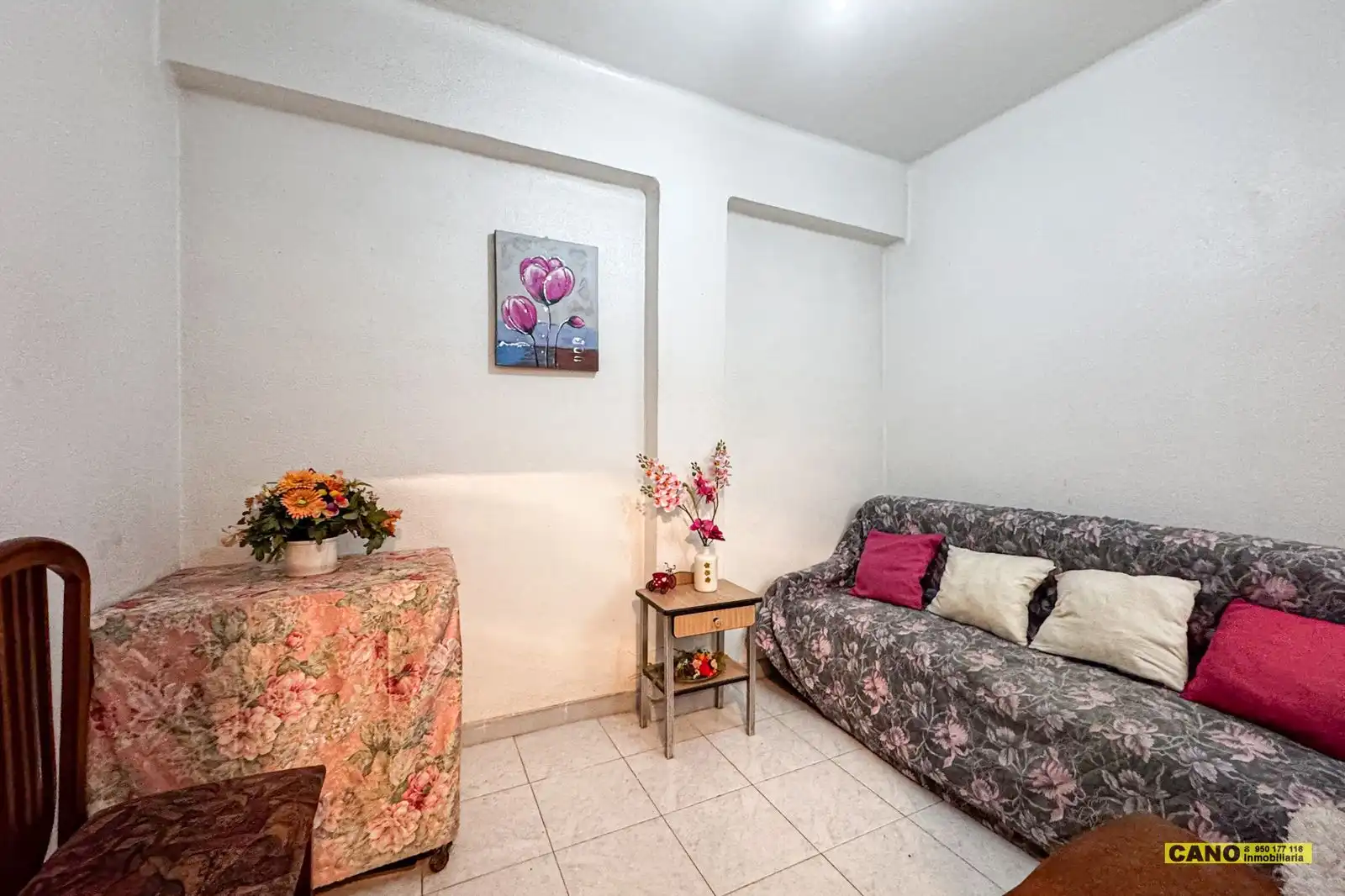 Sala d'estar de Pis en venda en Almería amb Terrassa