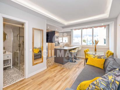 Dormitori de Apartament en venda en Estepona amb Aire condicionat
