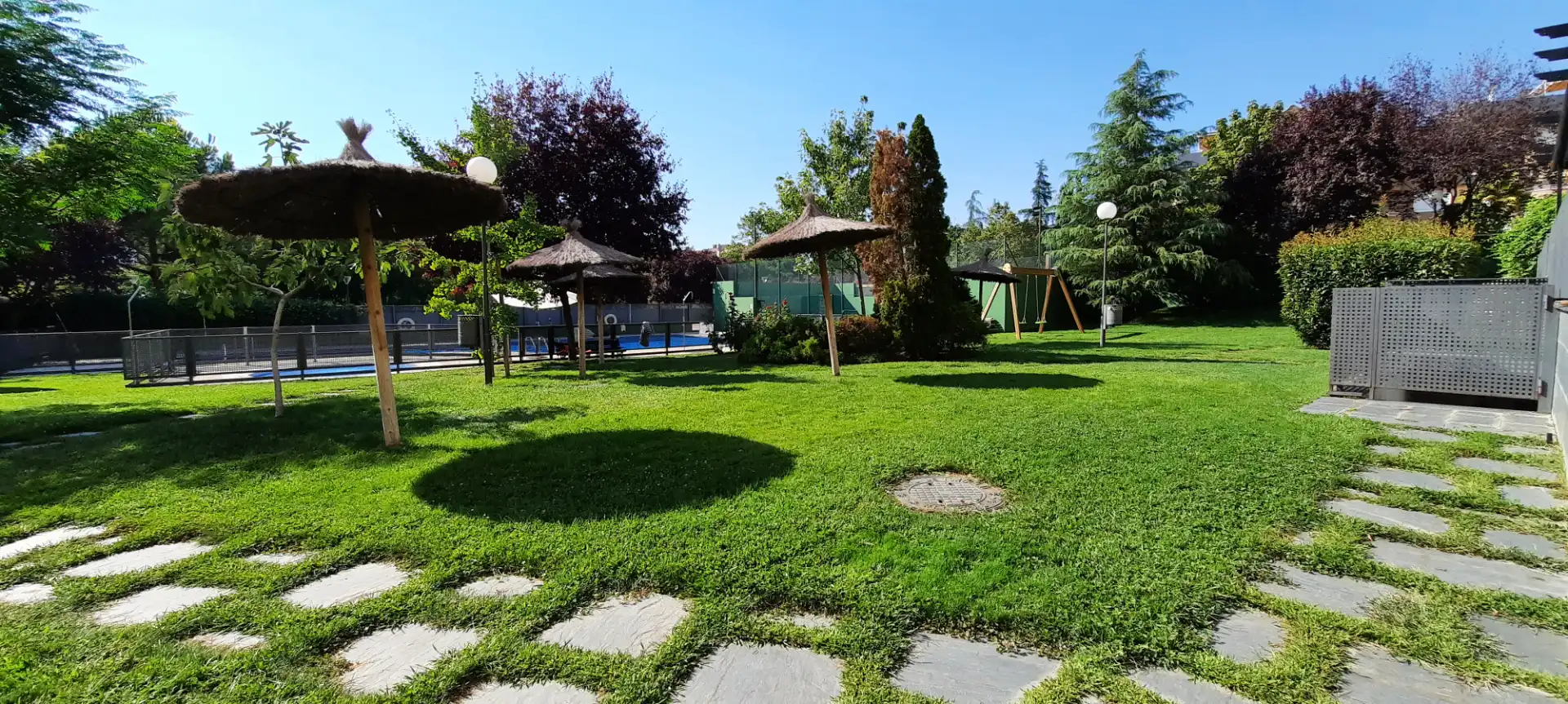 Jardín de Ático en venta en Las Rozas de Madrid con Aire acondicionado, Calefacción y Parquet