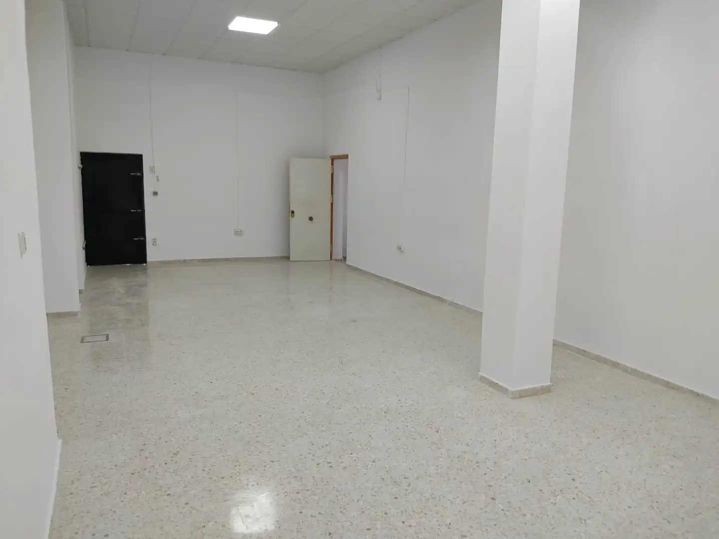 Local comercial en venda a Utrera ciudad, imagen 2