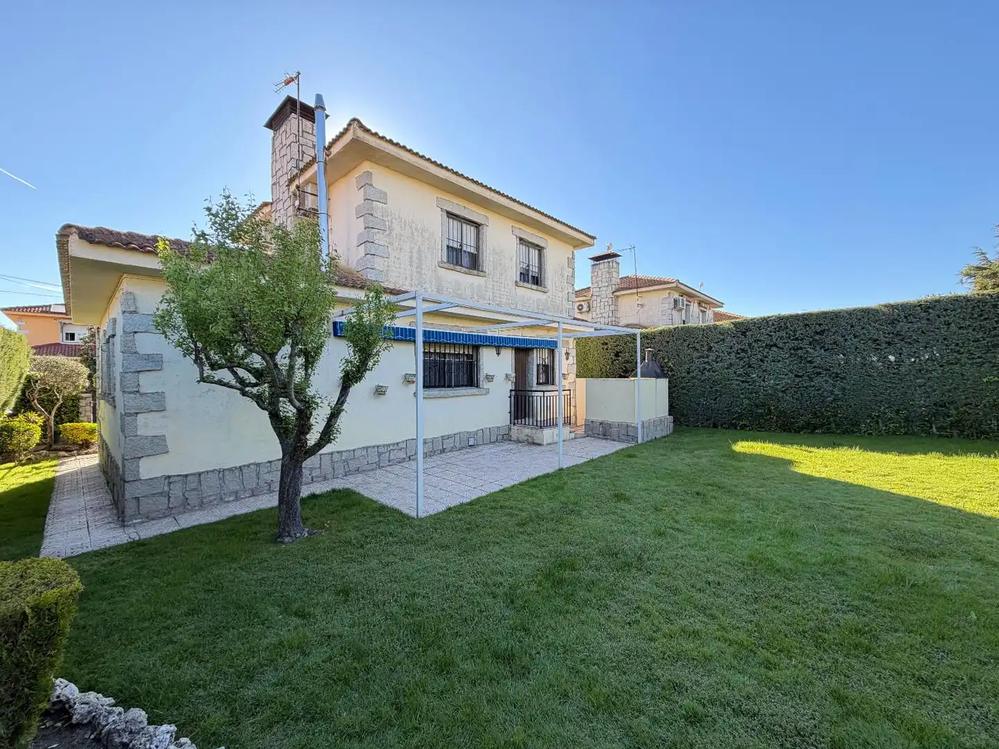Vista exterior de Casa o chalet en venta en Camarena con Aire acondicionado, Calefacción y Terraza