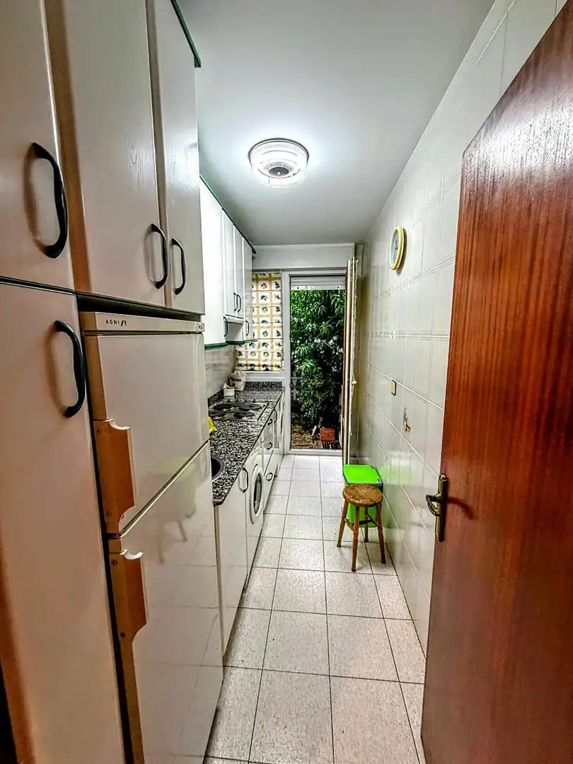 Küche von Erdgeschoss zum Verkauf in Noja mit Privatgarten, Terrasse und Balkon