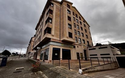 Vista exterior de Pis en venda en Corvera de Asturias amb Calefacció i Balcó