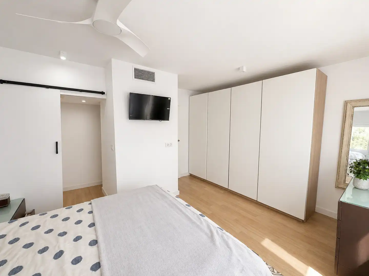 Bedroom of Detached homes for sale in Castellar del Vallès  with Air Conditioner, Heating and Parquet flooring