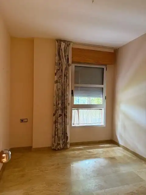 Schlafzimmer von Wohnung zum Verkauf in Murcia mit Klimaanlage und Abstellraum