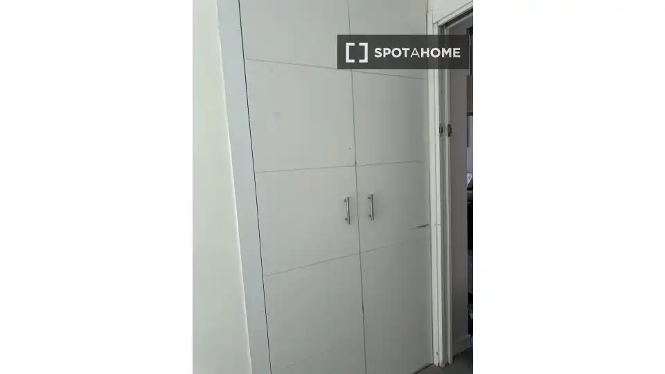 Habitación de Piso de alquiler en Madrid con Aire acondicionado, Calefacción y Amueblado