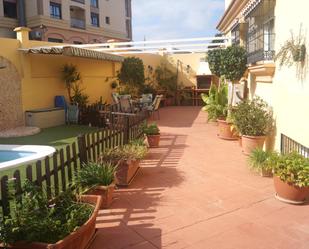 Terrassa de Casa adosada en venda en Alhaurín de la Torre amb Aire condicionat, Jardí privat i Piscina