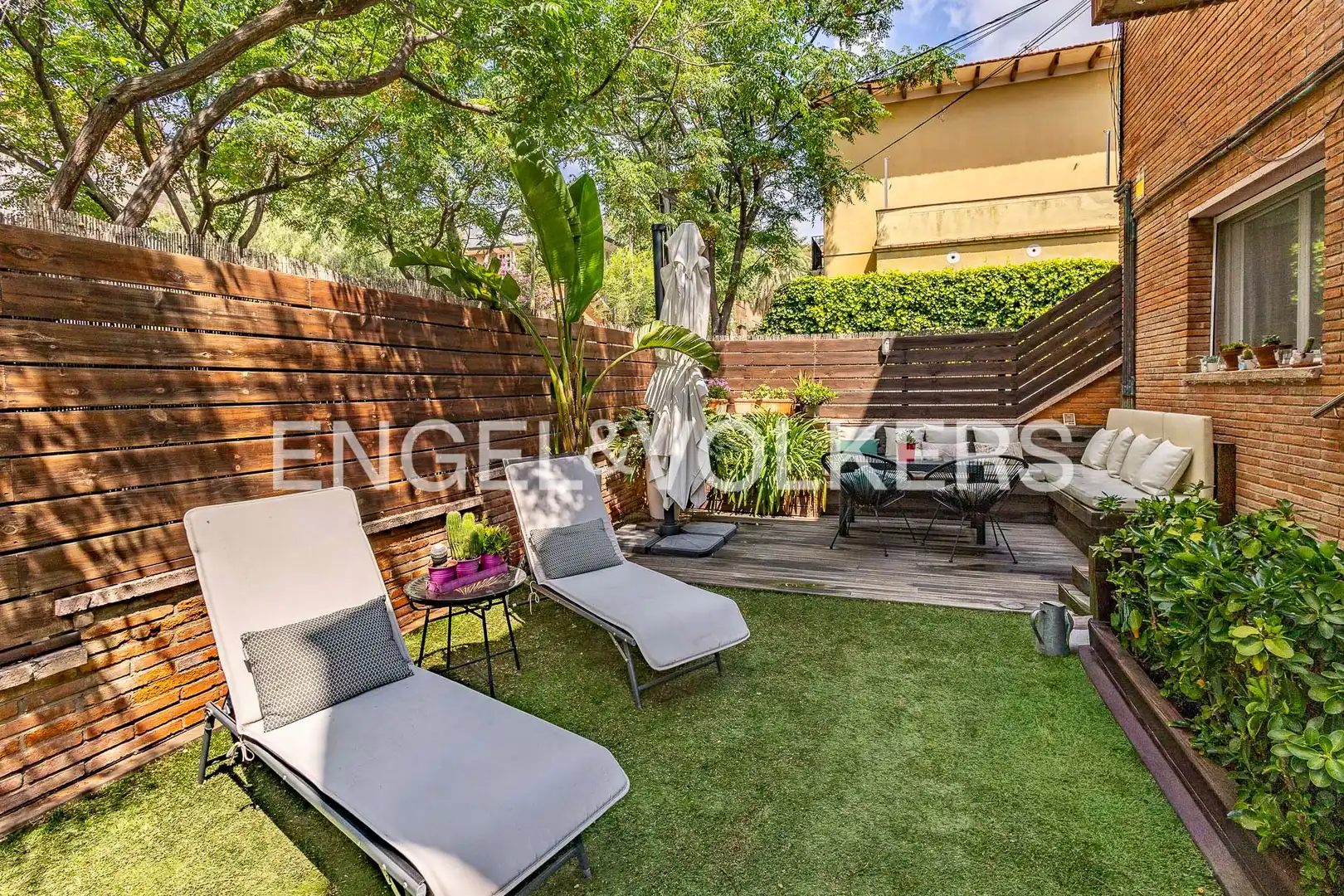 Terrassa de Apartament en venda en Esplugues de Llobregat amb Aire condicionat, Calefacció i Jardí privat