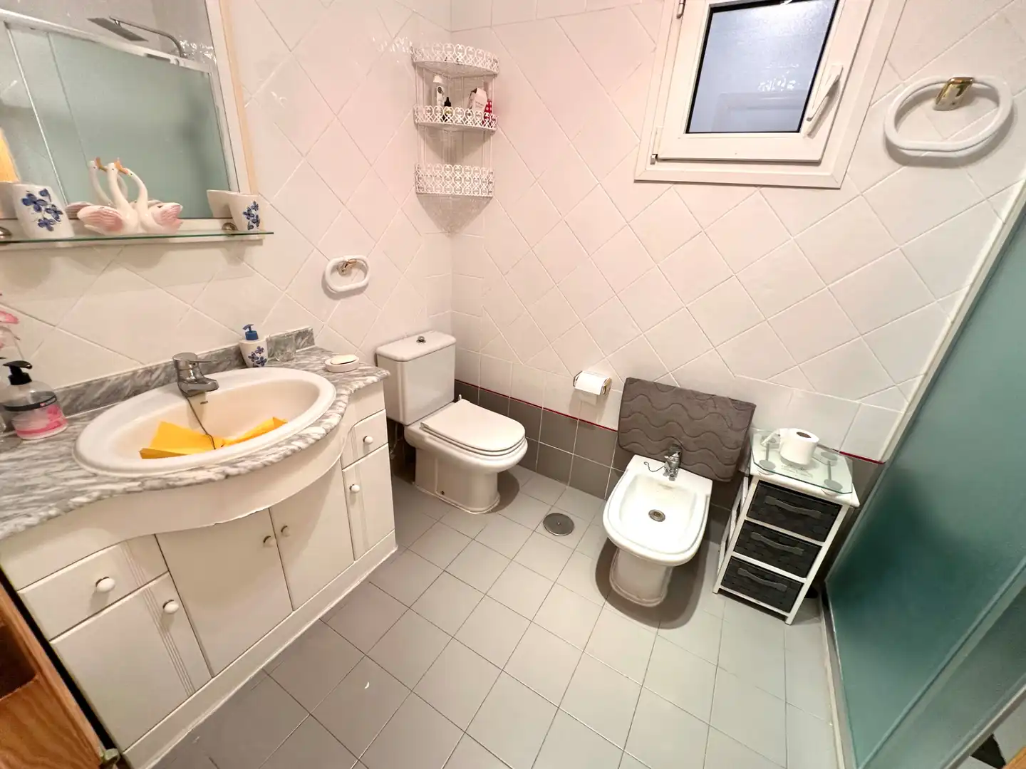 Badezimmer von Wohnungen zum Verkauf in Torrevieja mit Klimaanlage, Heizung und Terrasse