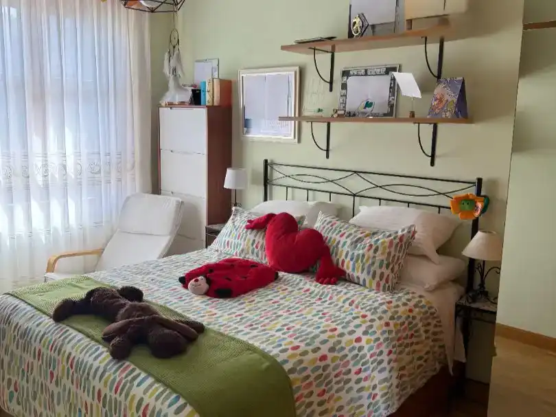 Dormitori de Casa adosada en venda en Miranda de Ebro amb Jardí privat, Parquet i Traster