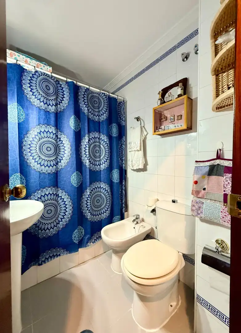 Badezimmer von Wohnung zum Verkauf in Sevilla mit Klimaanlage, Terrasse und Balkon