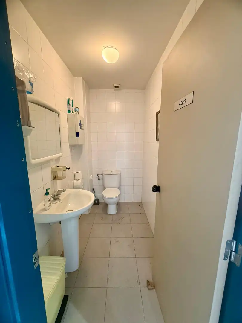 Baño de Nave industrial de alquiler en Valle de Elorz / Elortzibar con Calefacción y Alarma