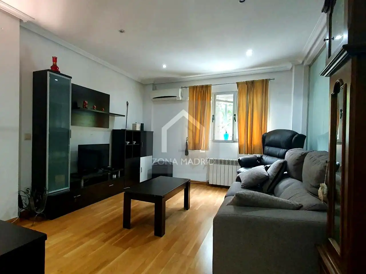 Wohnzimmer von Wohnung zur Miete in Madrid mit Klimaanlage, Heizung und Parkett