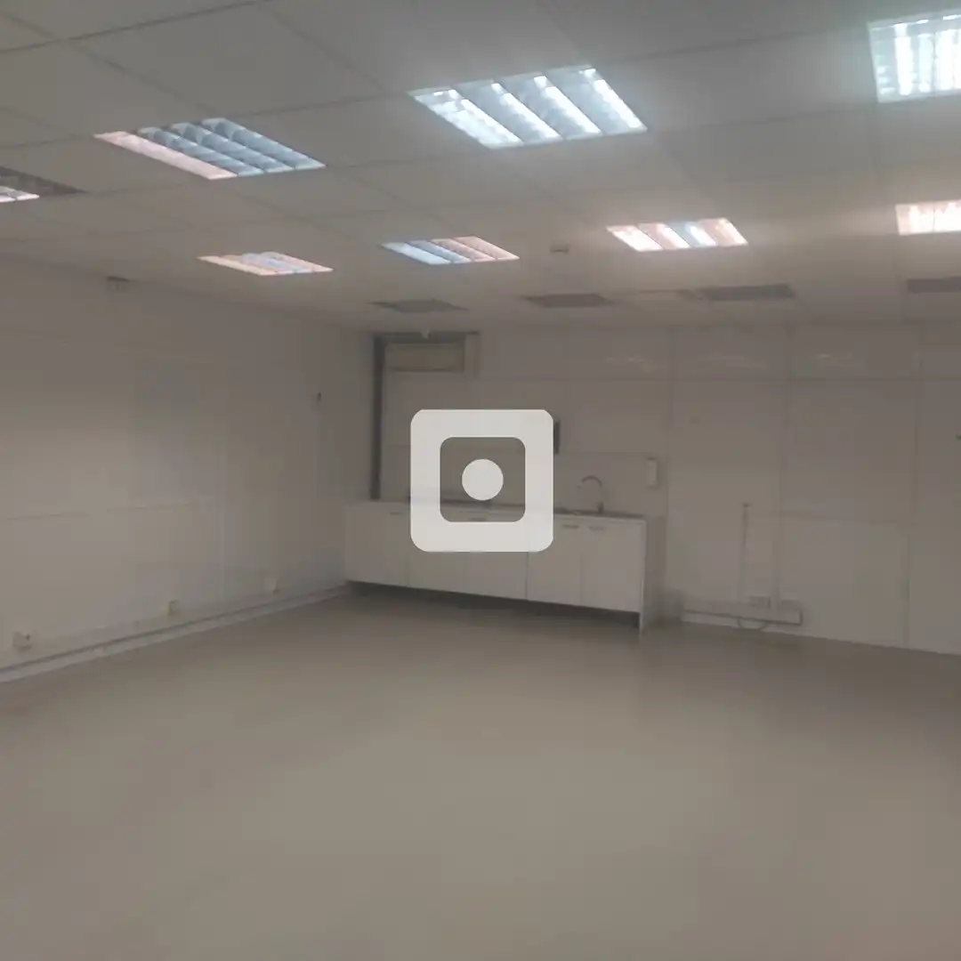 Industrial buildings for rent in de les Cosidores, Egara