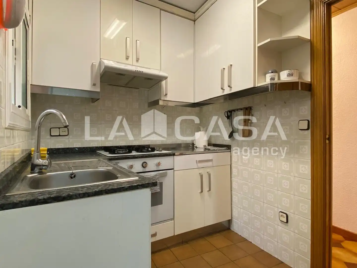 Cocina de Ático en venta en Santa Coloma de Gramenet con Calefacción, Terraza y Trastero