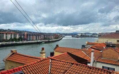 Vista exterior de Pis en venda en Portugalete amb Calefacció