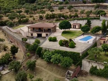 Casa rústica amb piscina en venda a Zona Sur - Av. de España - San Miguel