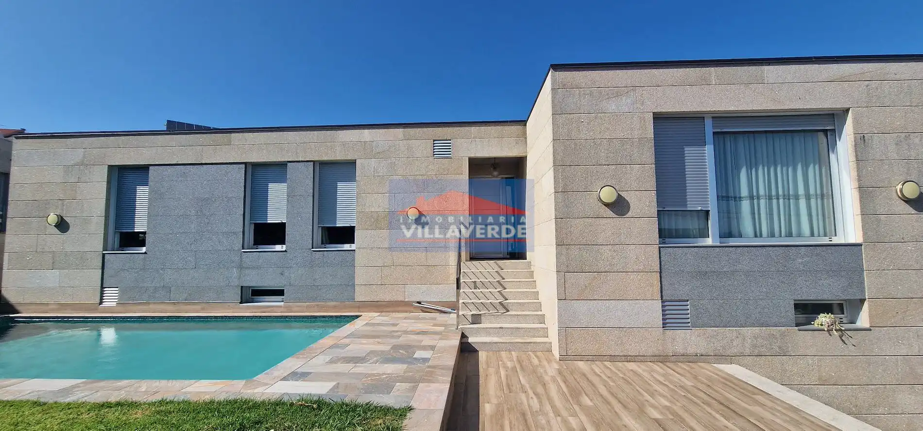 Vista exterior de Casa o chalet en venta en Cangas  con Terraza, Trastero y Piscina