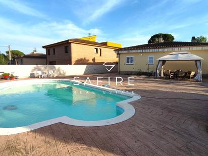 Piscina de Casa o xalet en venda en Caldes de Malavella amb Aire condicionat, Calefacció i Jardí privat