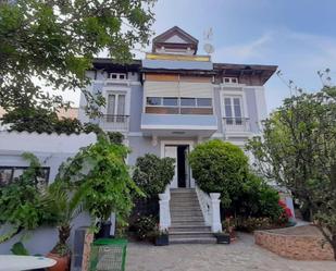 Vista exterior de Casa o xalet en venda en Santander amb Jardí privat i Terrassa