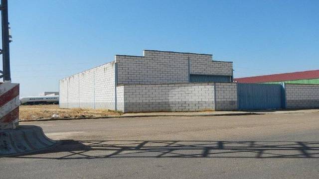 Nave industrial en Venta en Lobón