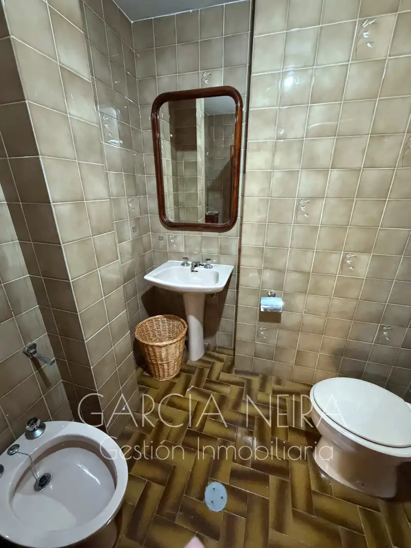 Bathroom of Flat for rent in Noreña  with Heating, Parquet flooring and Furnished