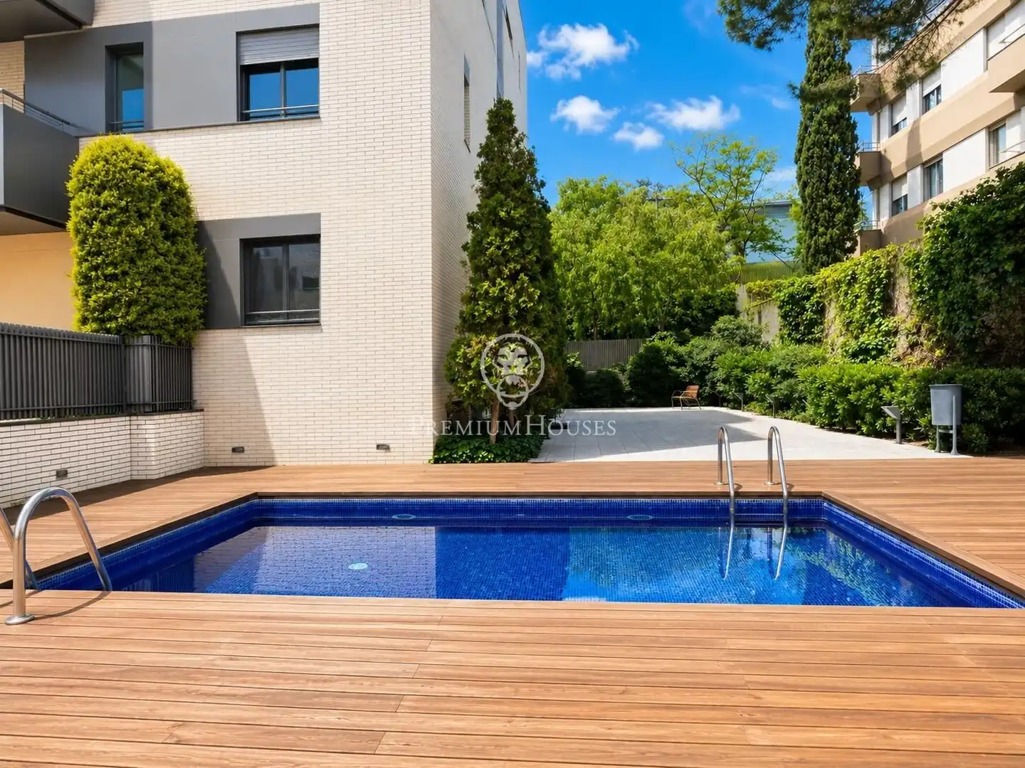 Terrasse von Wohnung zum Verkauf in Barcelona mit Heizung, Privatgarten und Terrasse