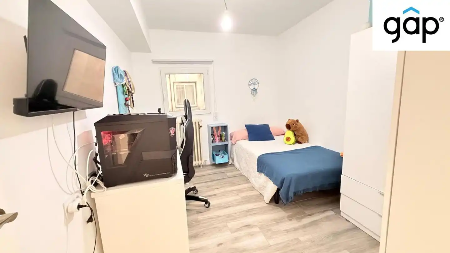 Bedroom of Flat for sale in Cuenca  with Heating, Terrace and Furnished